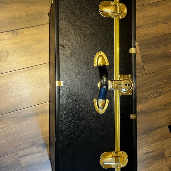 Seward Vintage steamer trunk